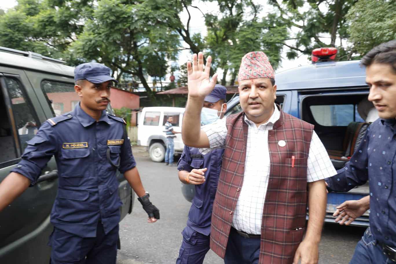 थुनामुक्त भएपछि सुनील शर्माले भने– ओलीले पितासरह रोल खेले, प्रचण्डले हत्कडी लगाए, गृहमन्त्रीले राजीनामा दिनुपर्छ
